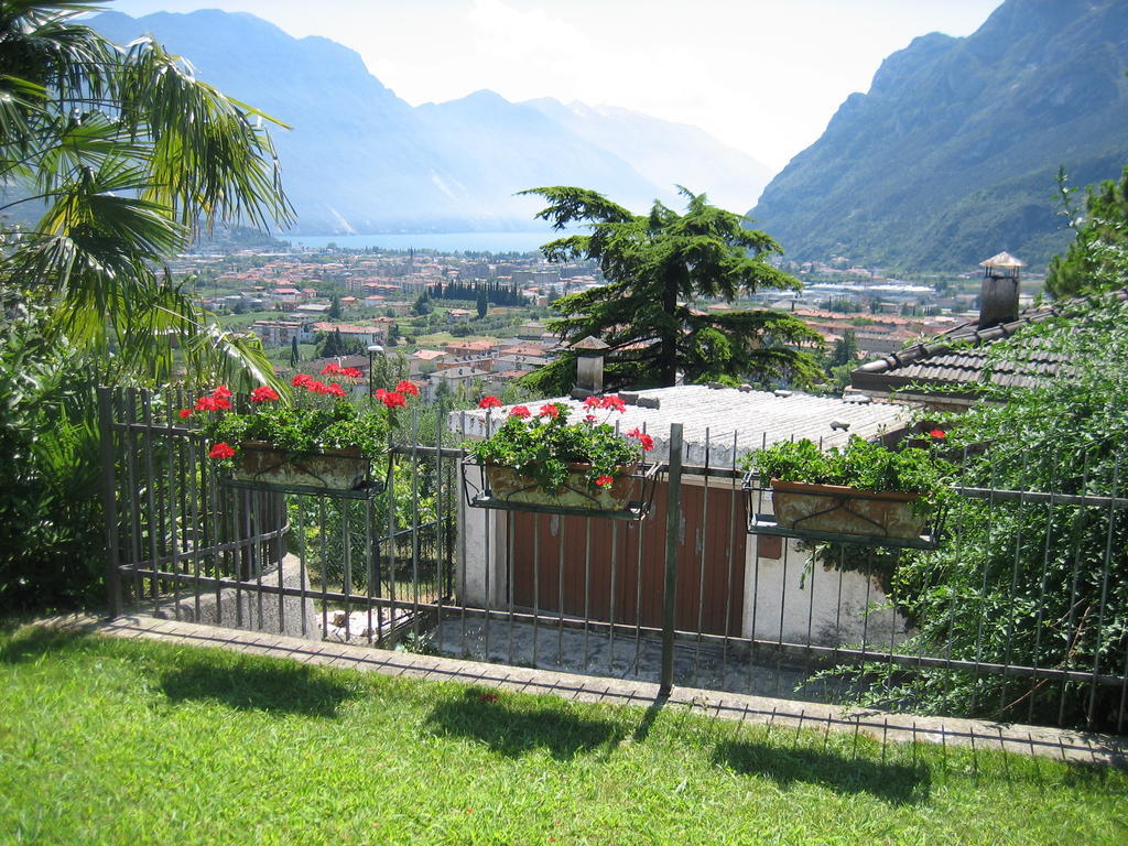 Villa Arzilla Riva del Garda Buitenkant foto